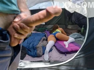 28 cô gái trẻ có mông to và nhiều nước